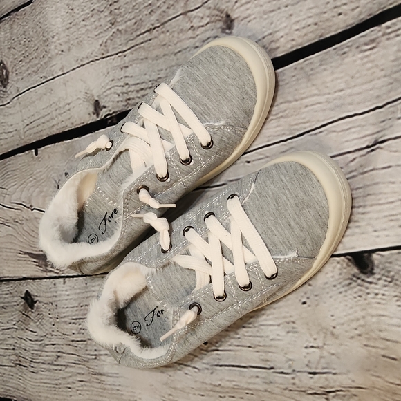 Forever Comfort Shoes - Sneakers, Size 9